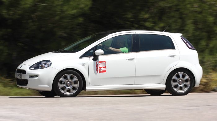 Το Fiat Punto είναι αρκετά συμμετοχικό, άνετο και ευέλικτο, ενώ το τιμόνι του είναι το μόνο με υποβοήθηση, σημαντικό πλεονέκτημα για την κίνηση στην π